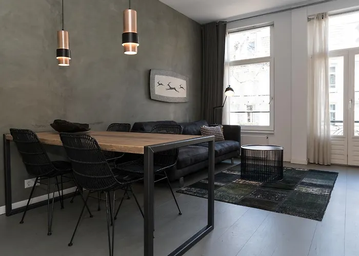 Гостевой дом The Lux At Leidse Square *