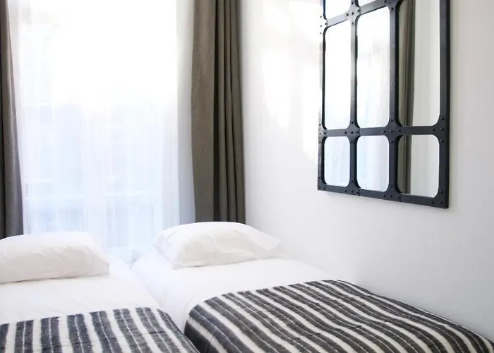 The Lux At Leidse Square Гостевой дом