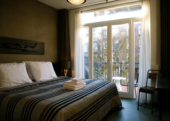 Гостевой дом The Lux At Leidse Square *